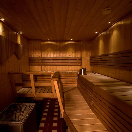 Kuerkievari Kuerhotel 2* Экясломполо