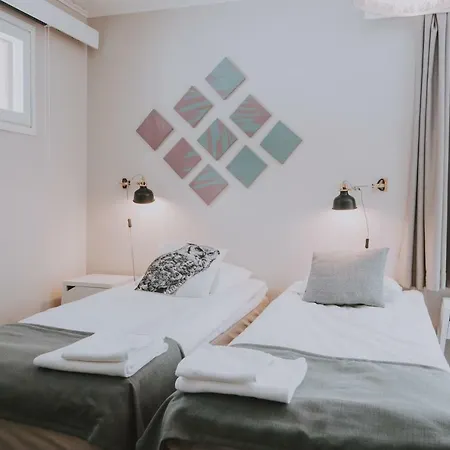 Отель Kuerkievari Kuerhotel Экясломполо